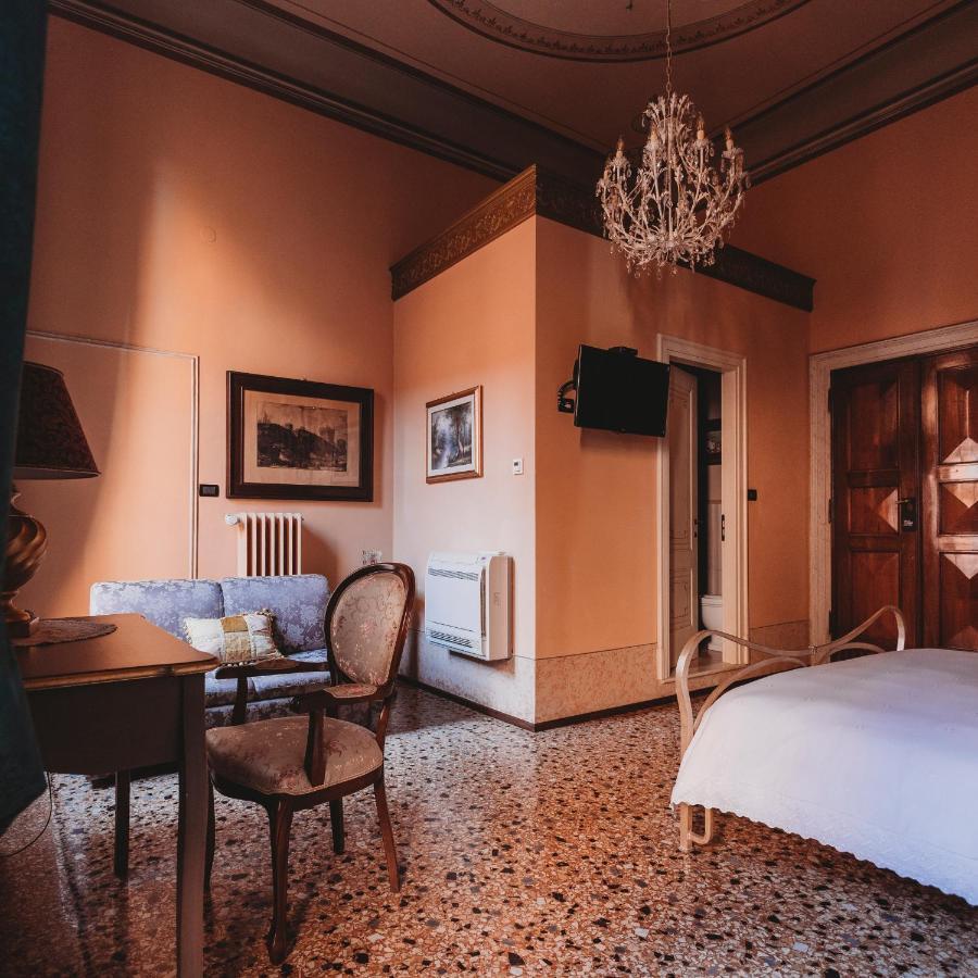 Gasthuis Salotto Delle Arti 2*