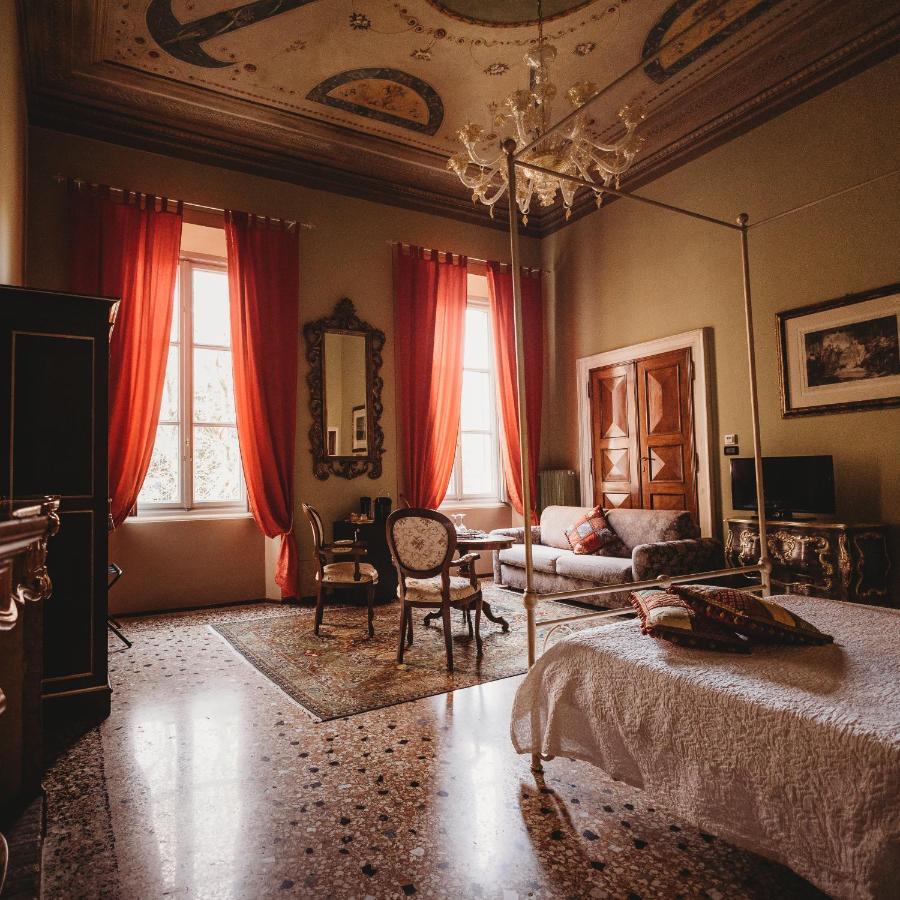 Salotto Delle Arti Gasthuis Modena
