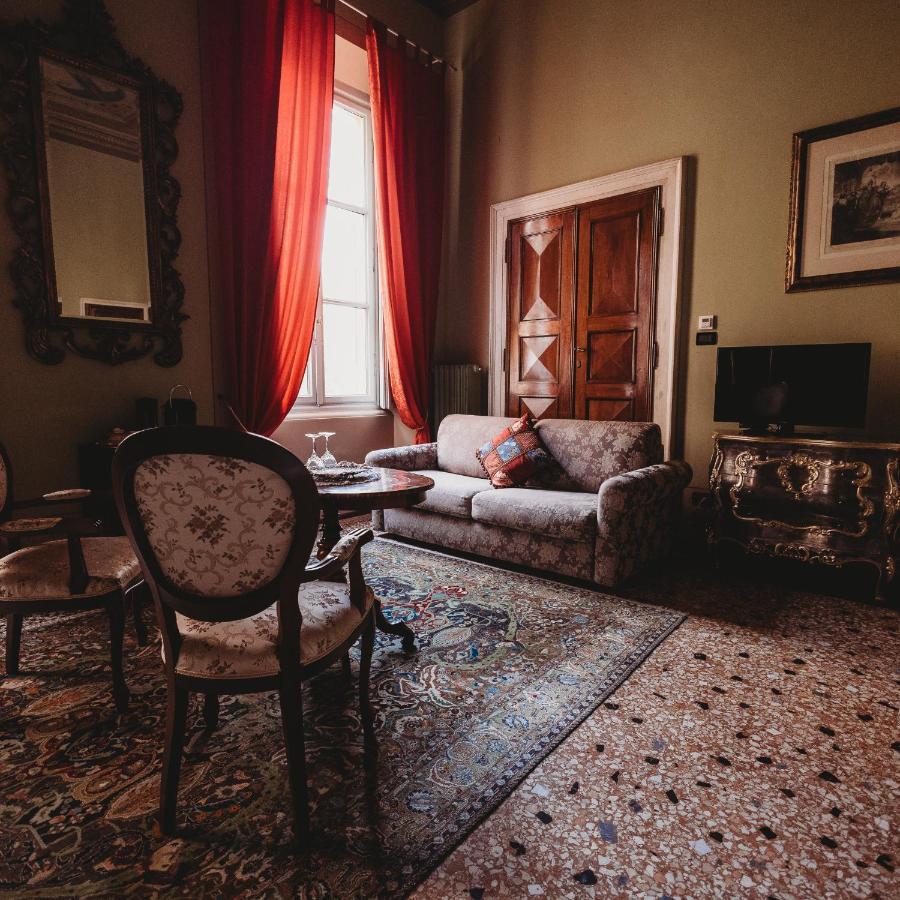 Salotto Delle Arti 2*